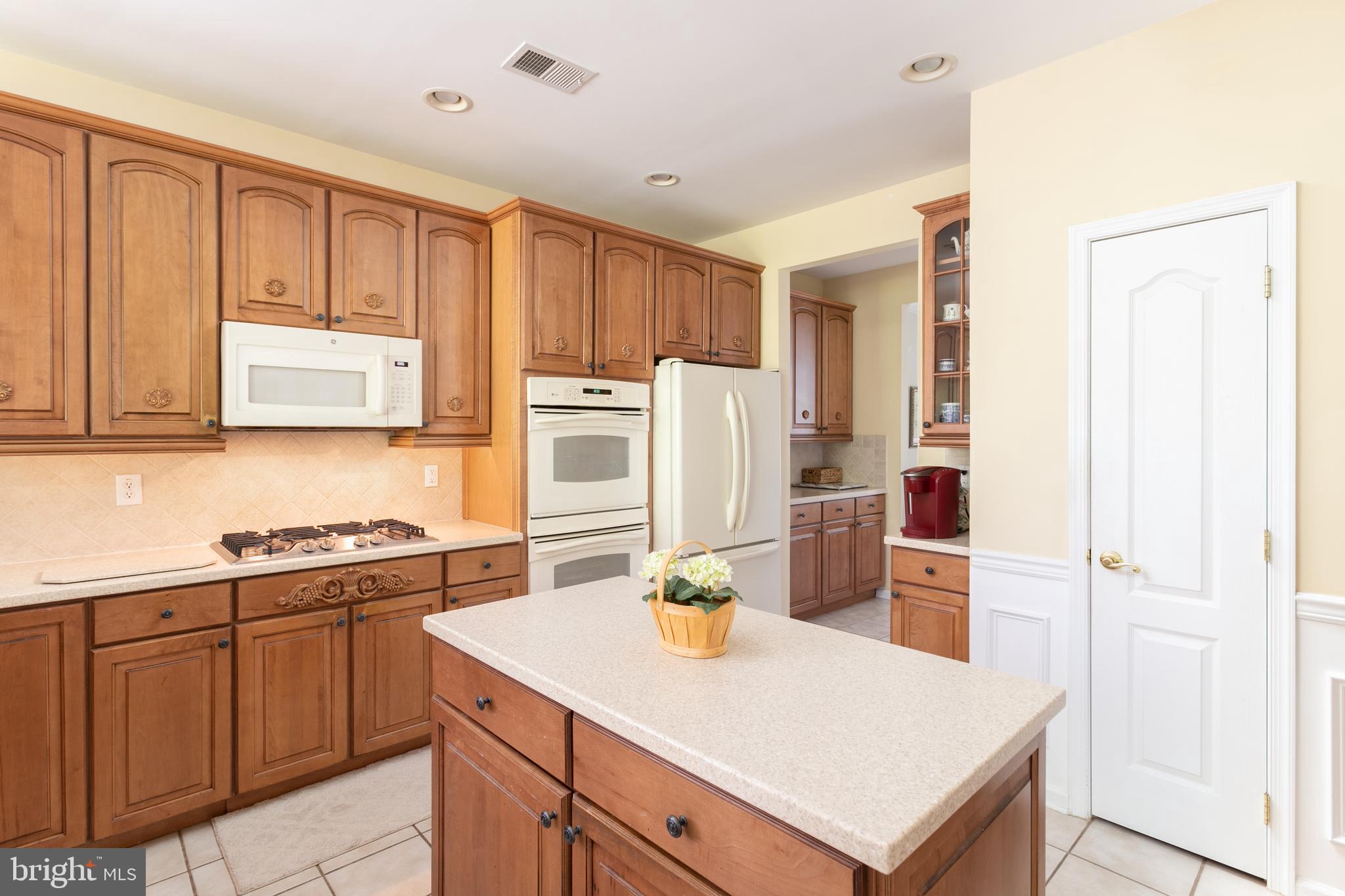 17 York Road Pennington, NJ 08534 - Photo 12 of 36