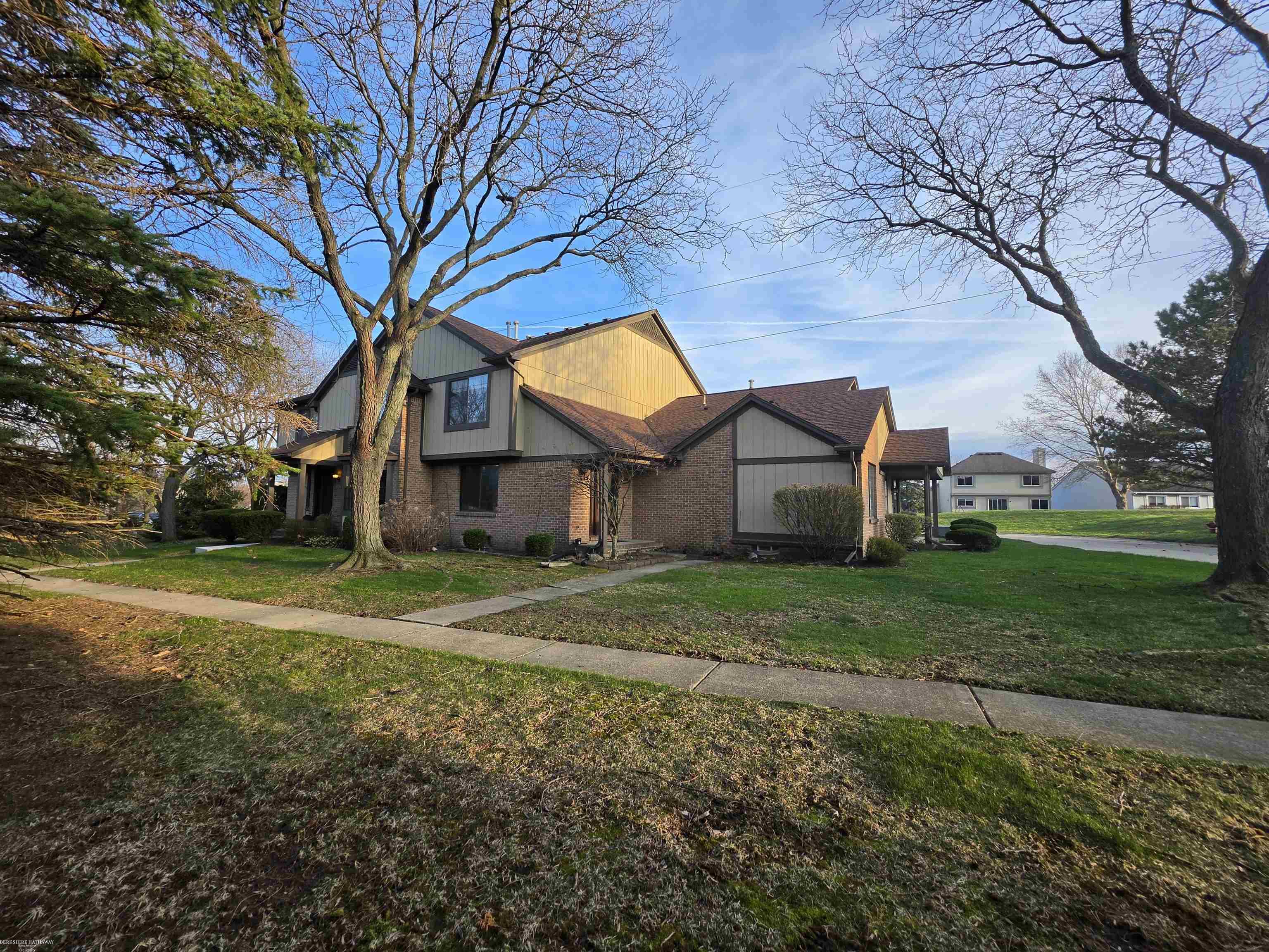 314 Meadow Bridge Drive Rochester Hills, MI 48307 - Photo 1 of 18