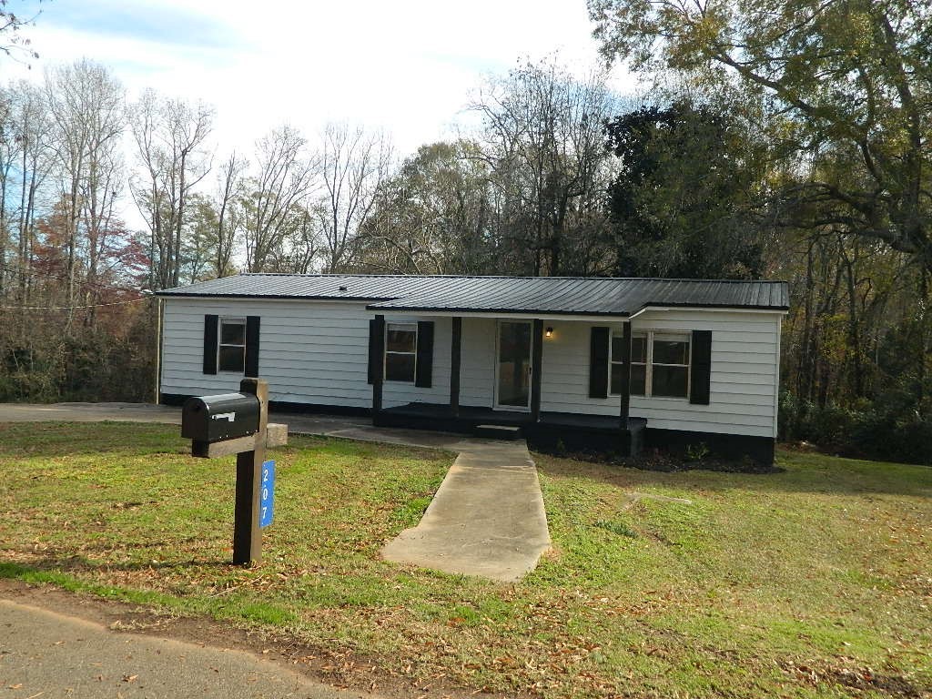207 East Union Road Belton, SC 29627 - Photo 1 of 21 Gallery Image 1