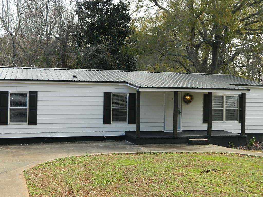 207 East Union Road Belton, SC 29627 - Photo 3 of 21 Gallery Image 3