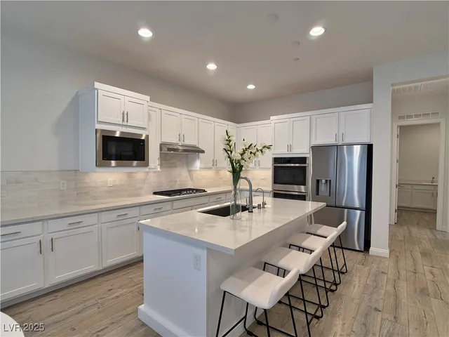 $1,190,000 | 11593 Peregrine Pt Court, Las Vegas, NV 89138