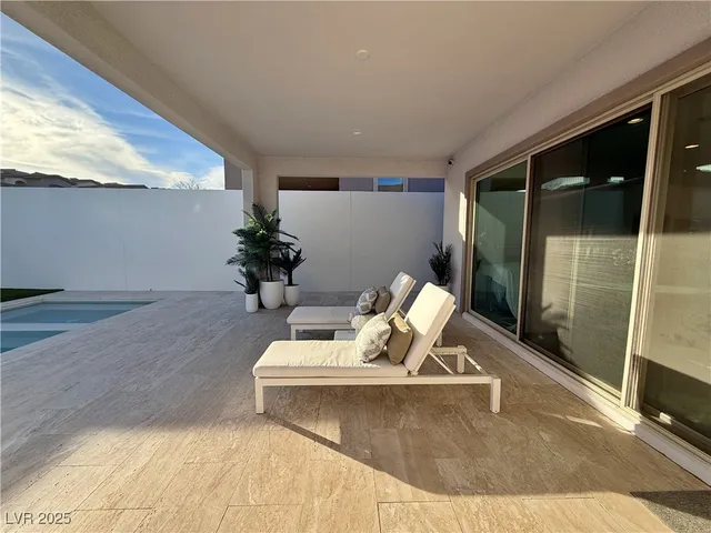 $1,190,000 | 11593 Peregrine Pt Court, Las Vegas, NV 89138