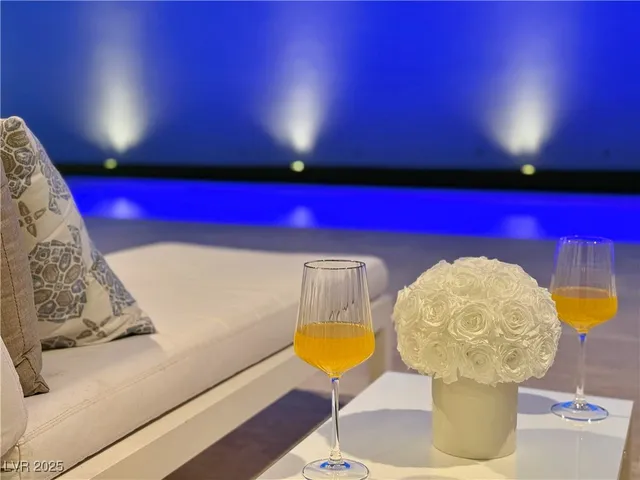 $1,190,000 | 11593 Peregrine Pt Court, Las Vegas, NV 89138