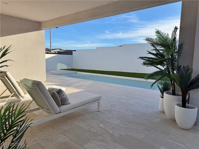 $1,190,000 | 11593 Peregrine Pt Court, Las Vegas, NV 89138