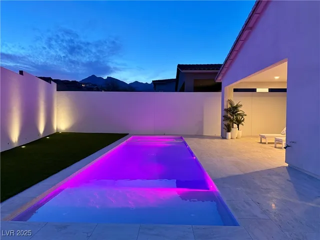 $1,190,000 | 11593 Peregrine Pt Court, Las Vegas, NV 89138