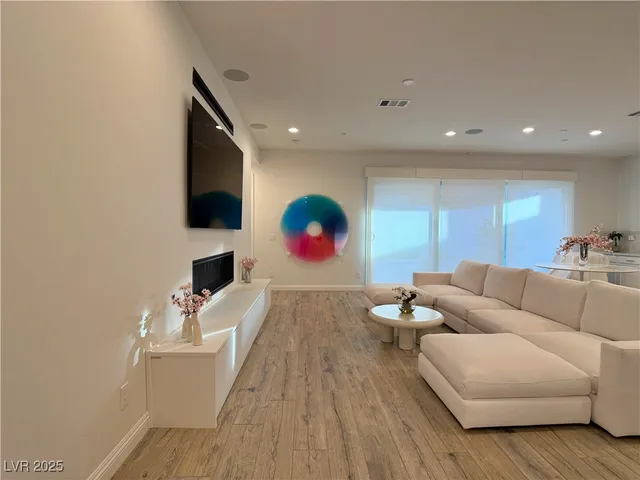 $1,190,000 | 11593 Peregrine Pt Court, Las Vegas, NV 89138