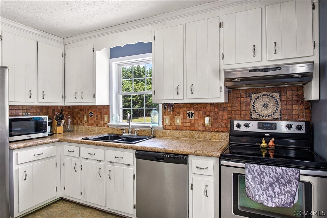 30 Buckner Road Bumpass, VA 23024 - Photo 11 of 25 Kitchen view from the eat-in dining area