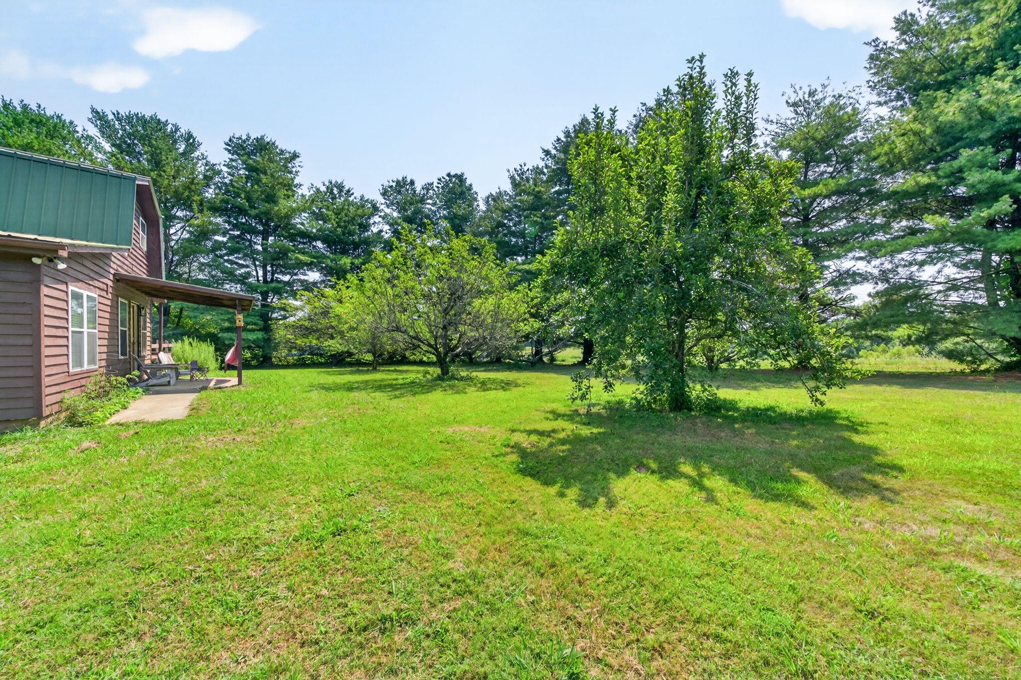 9361 Griffith Road Pikeville, TN 37367 - Photo 6 of 33 front yard