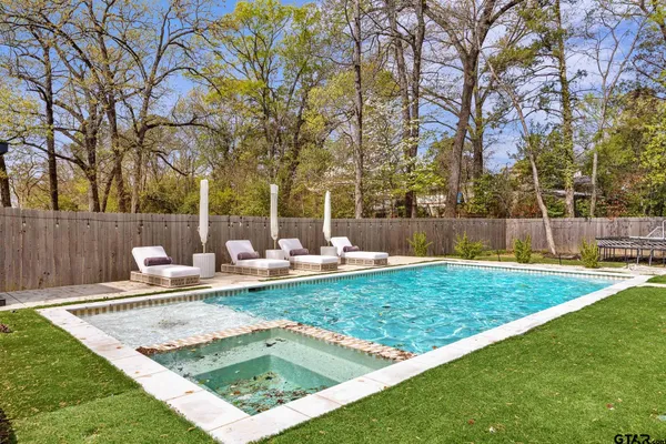$574,900 | 1100 East Amherst Drive, Tyler, TX 75701