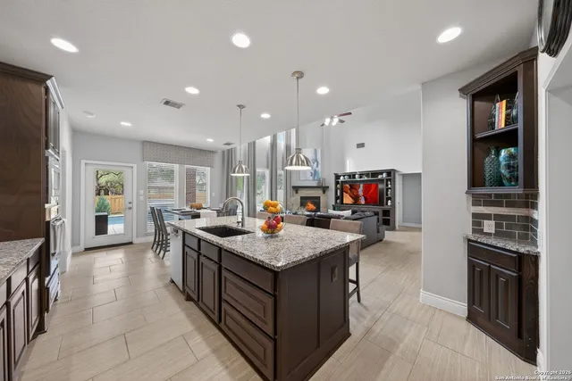 $750,000 | 25843 Green Terrace, San Antonio, TX 78255