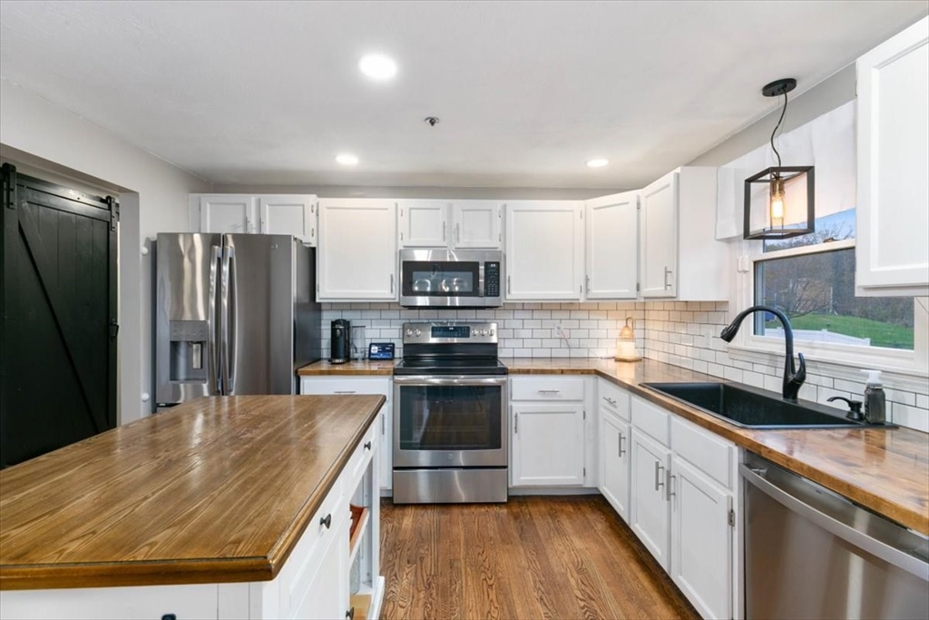 9 Windmill Road Haverhill, MA 01830 - Photo 8 of 39 Gallery Image 8