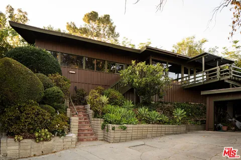 $949,000 | 2059 Barnett Way, Los Angeles, CA 90032
