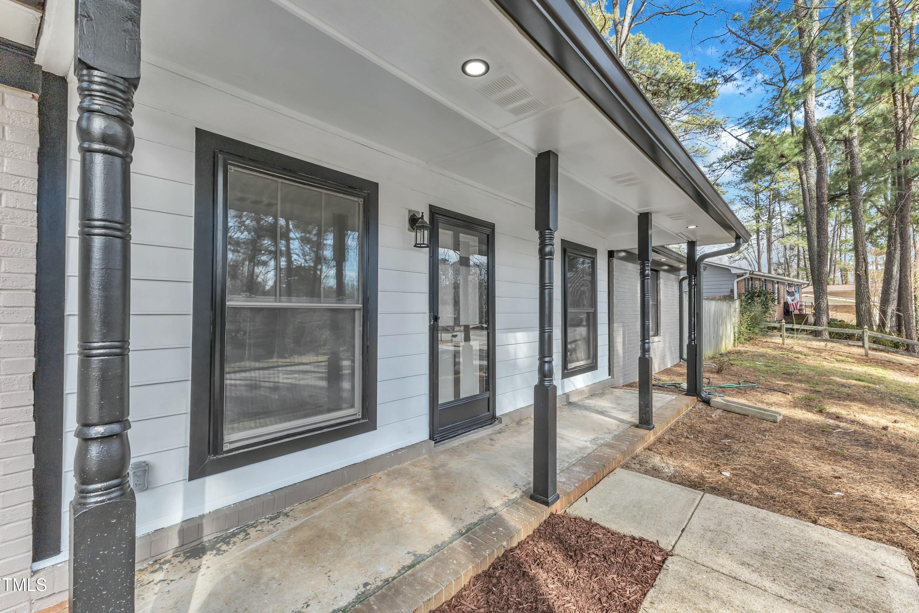 5808 Farm Gate Road Raleigh, NC 27606 - Photo 3 of 33 tempImageOl9NVV