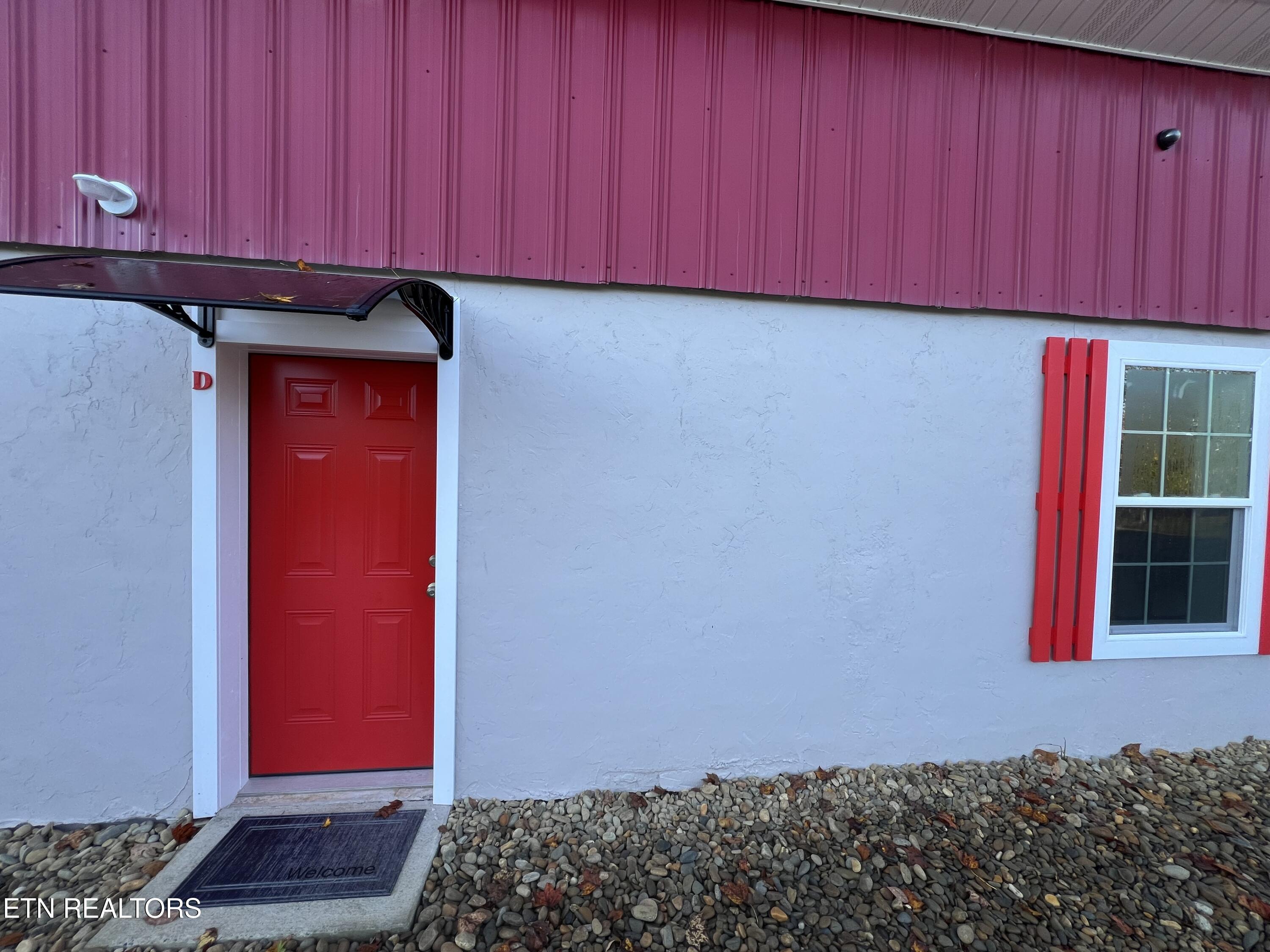 150 Wolf Creek Road Jacksboro, TN 37757 - Photo 2 of 14 Exterior
