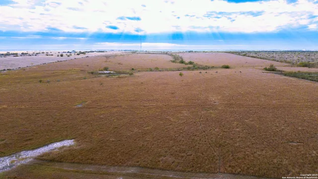 $1,699,999 | 2741 Fm 2924, Hobson, TX 78118