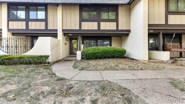 $220,000 | 2617 Hampton Road, Unit C, St. Charles, MO 63303