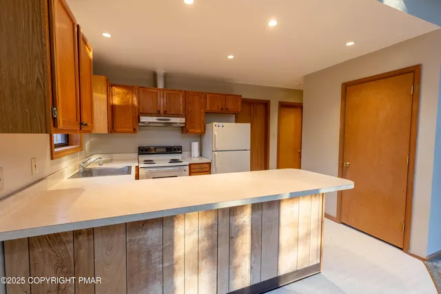 $325,000 | 303 Cheyenne Trail, Pocono Lake, PA 18347