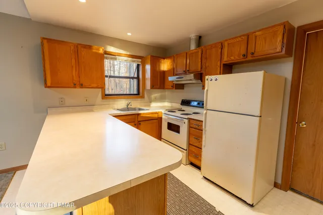 $325,000 | 303 Cheyenne Trail, Pocono Lake, PA 18347