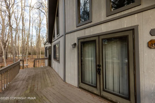 $325,000 | 303 Cheyenne Trail, Pocono Lake, PA 18347