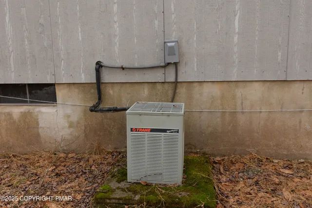 $325,000 | 303 Cheyenne Trail, Pocono Lake, PA 18347