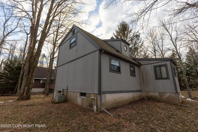 $325,000 | 303 Cheyenne Trail, Pocono Lake, PA 18347