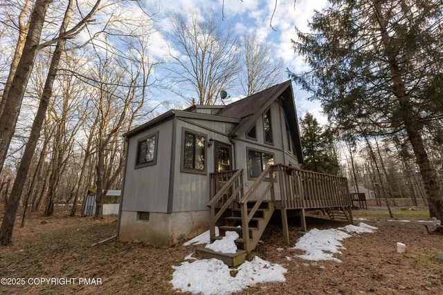 $325,000 | 303 Cheyenne Trail, Pocono Lake, PA 18347