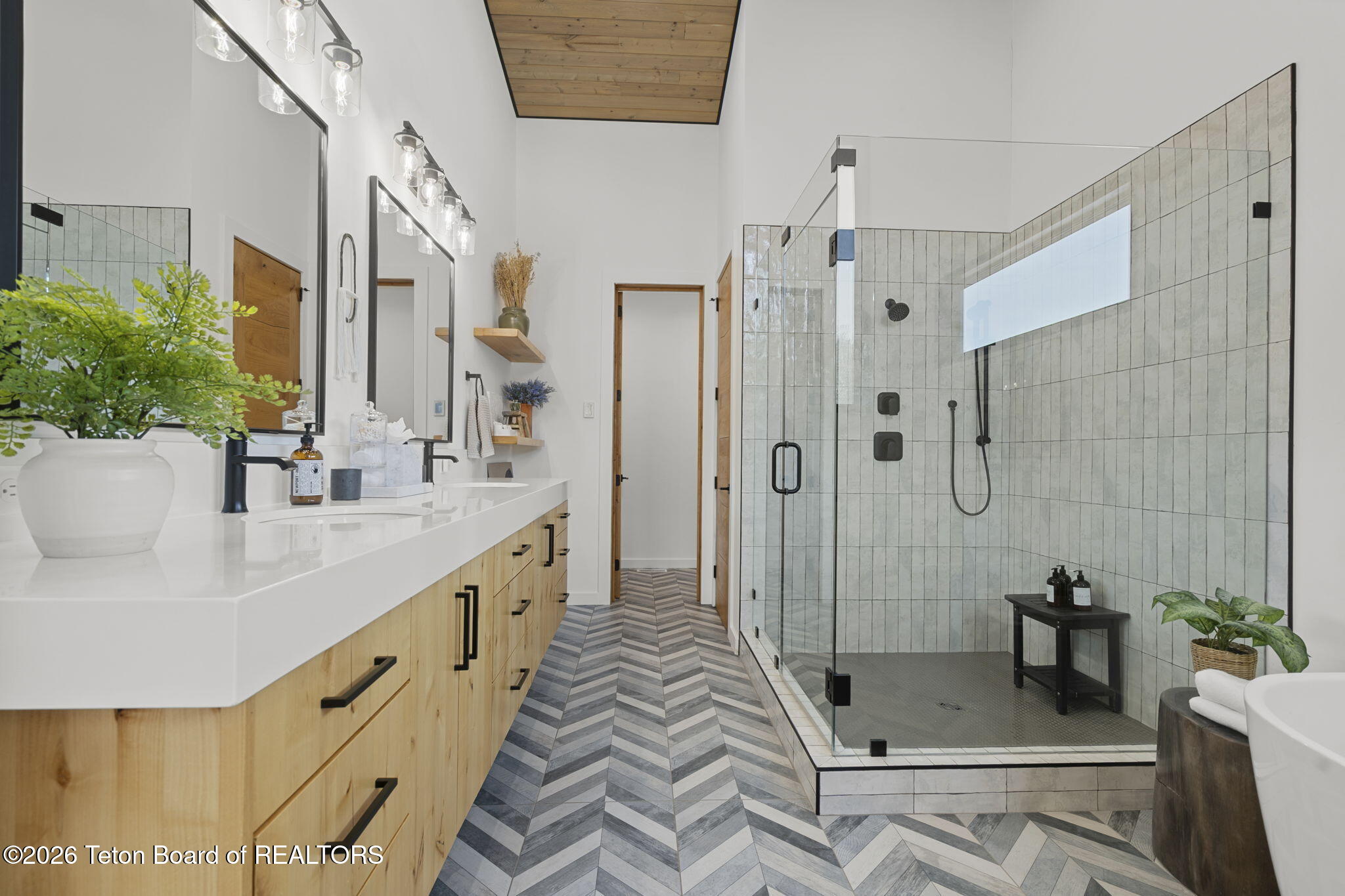 1735 Overlook Way Victor, ID 83455 - Photo 29 of 83 114-web-or-mls-_AET3412