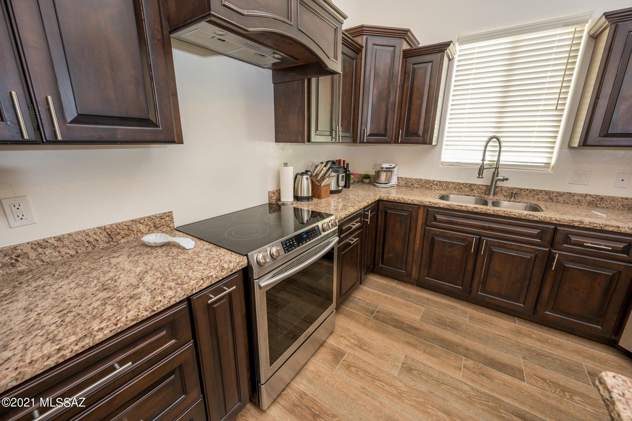 1734 Avenida Pastor Rio Rico, AZ 85648 - Photo 15 of 37