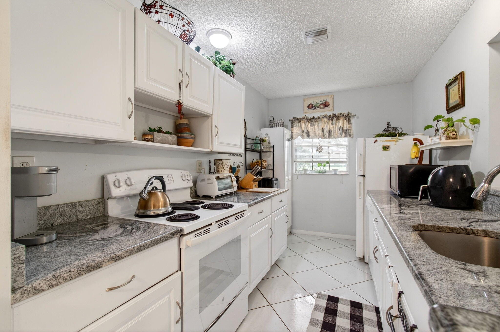5050 Nesting Way, Unit B Delray Beach, FL 33484 - Photo 19 of 48 23-web-or-mls-DSC_0324
