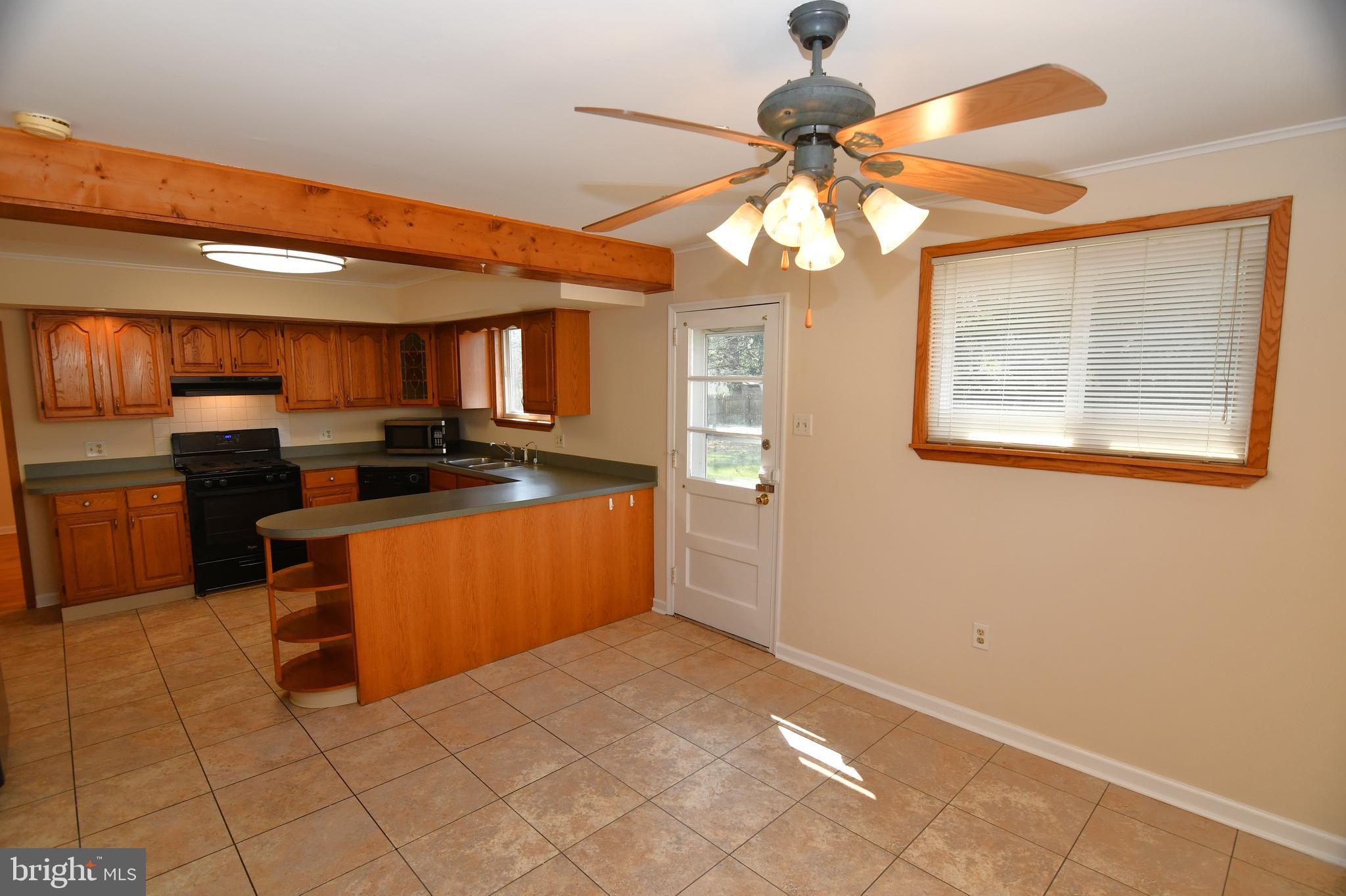 1492 Foster Road Warminster, PA 18974 - Photo 7 of 15 Gallery Image 7