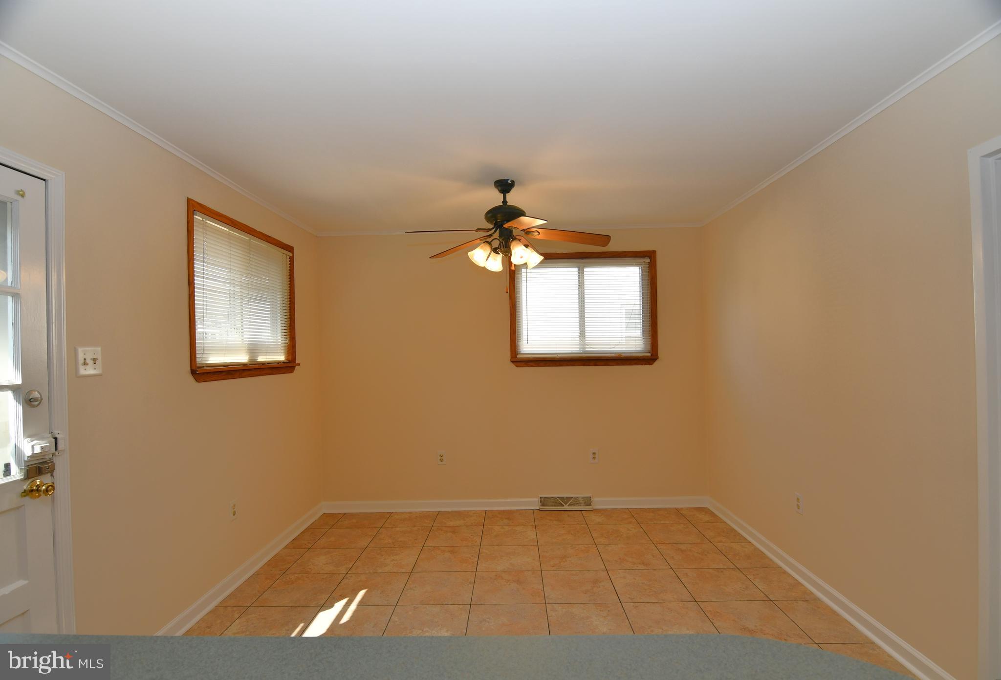 1492 Foster Road Warminster, PA 18974 - Photo 8 of 15 Breakfast Area!