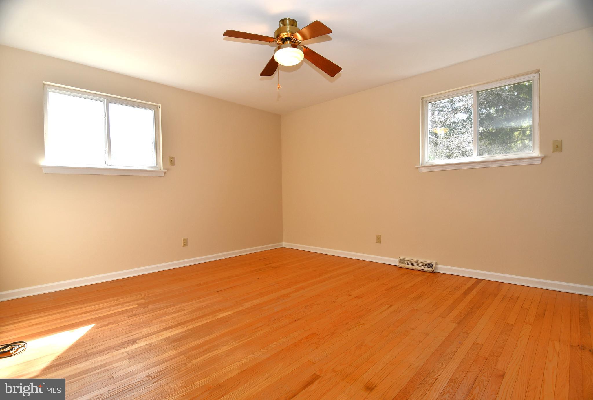 1492 Foster Road Warminster, PA 18974 - Photo 9 of 15 Primary Suite!