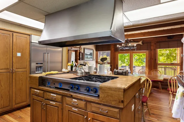 $5,900,000 | 31419 Hagen Flat Road, Montgomery Creek, CA 96065