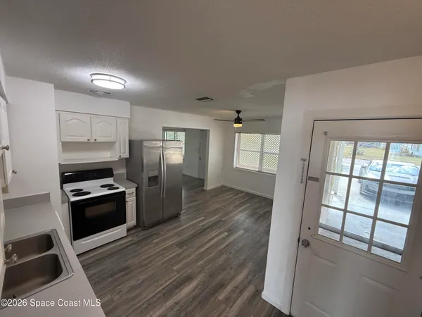 $1,800 | 805 Camellia Drive, Melbourne, FL 32901