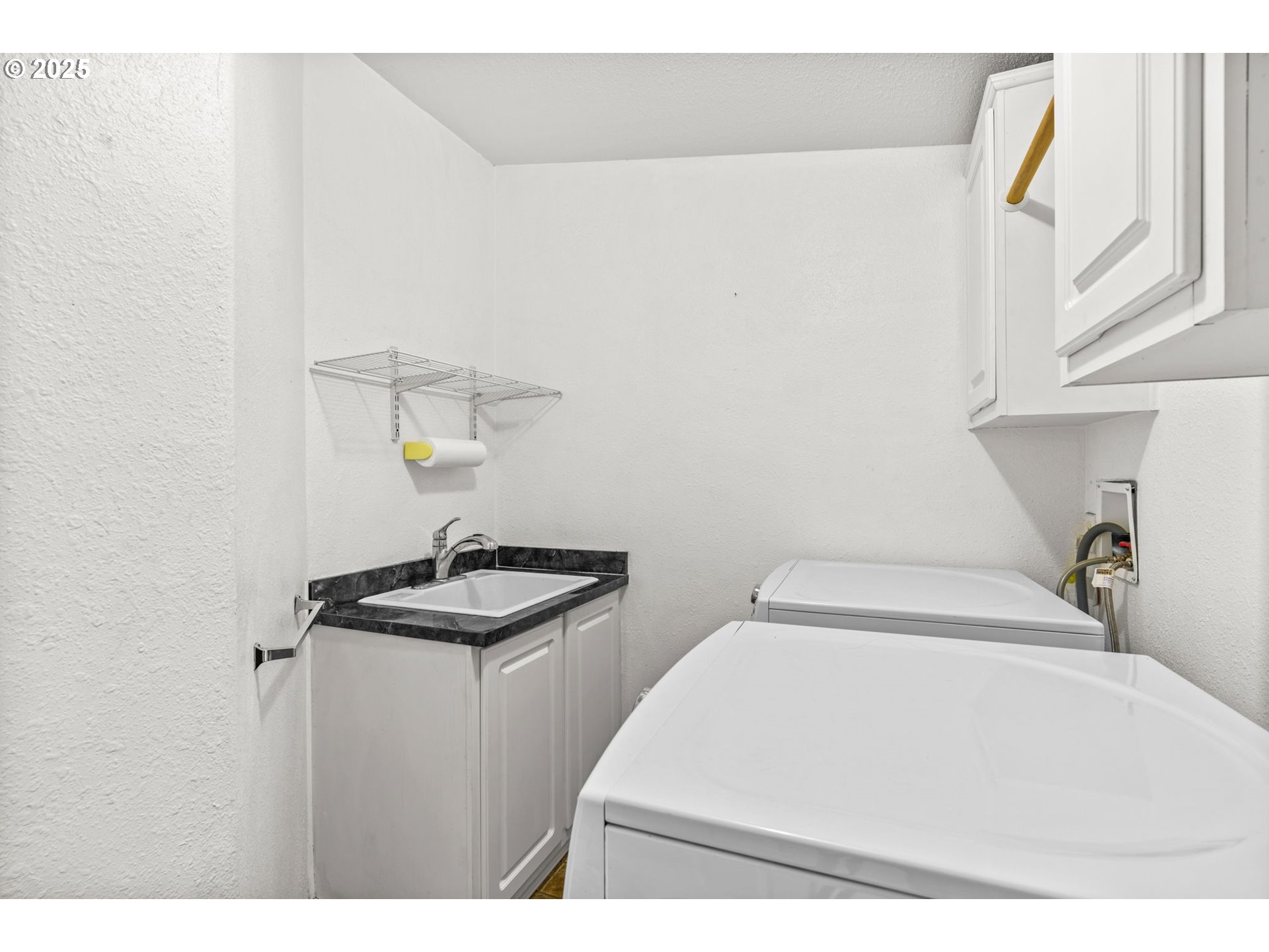 47849 West 2nd Street Oakridge, OR 97463 - Photo 14 of 45 a bathroom with a sink and a vanity