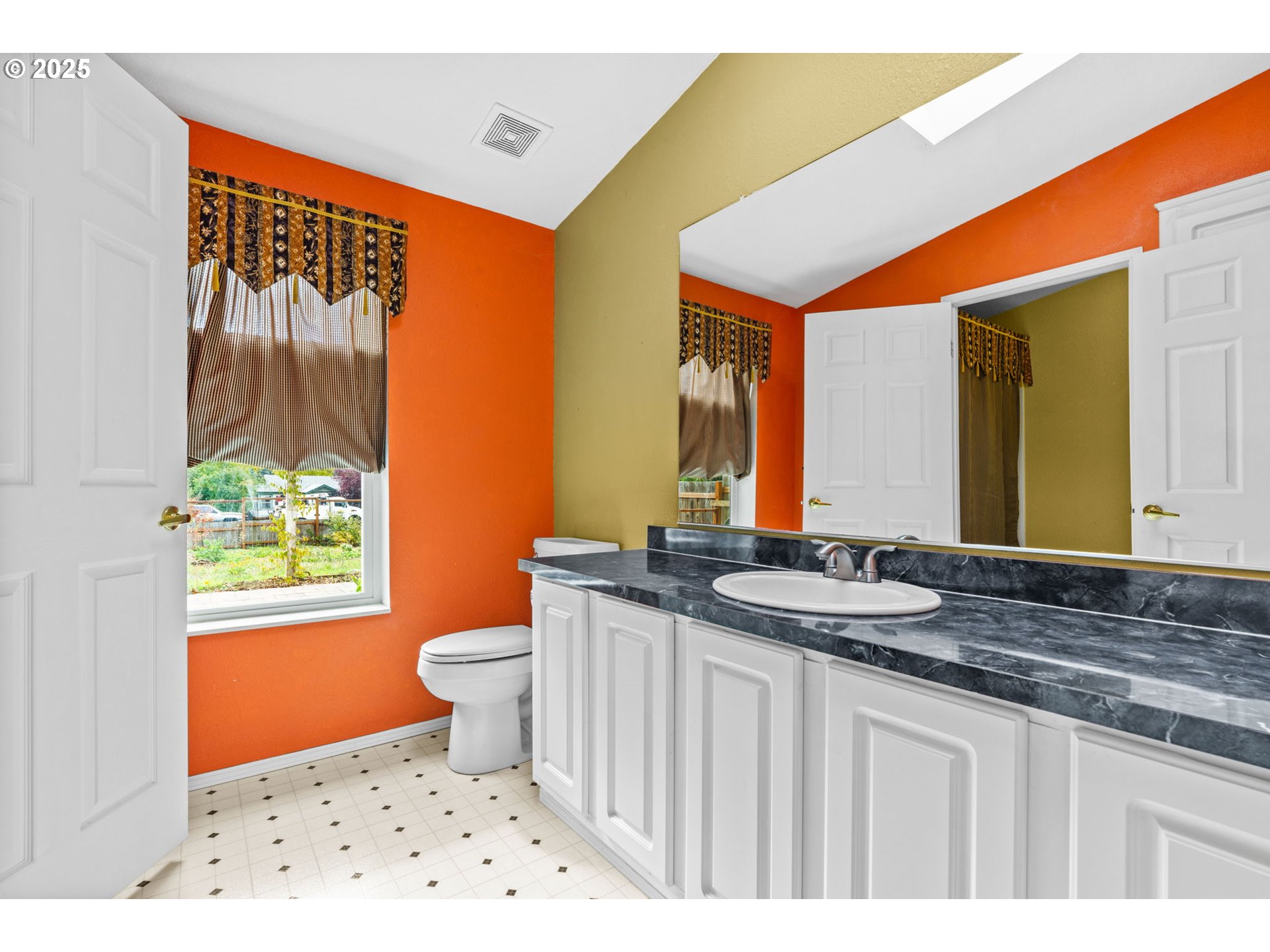 47849 West 2nd Street Oakridge, OR 97463 - Photo 23 of 45 a bathroom with a sink a toilet and a mirror
