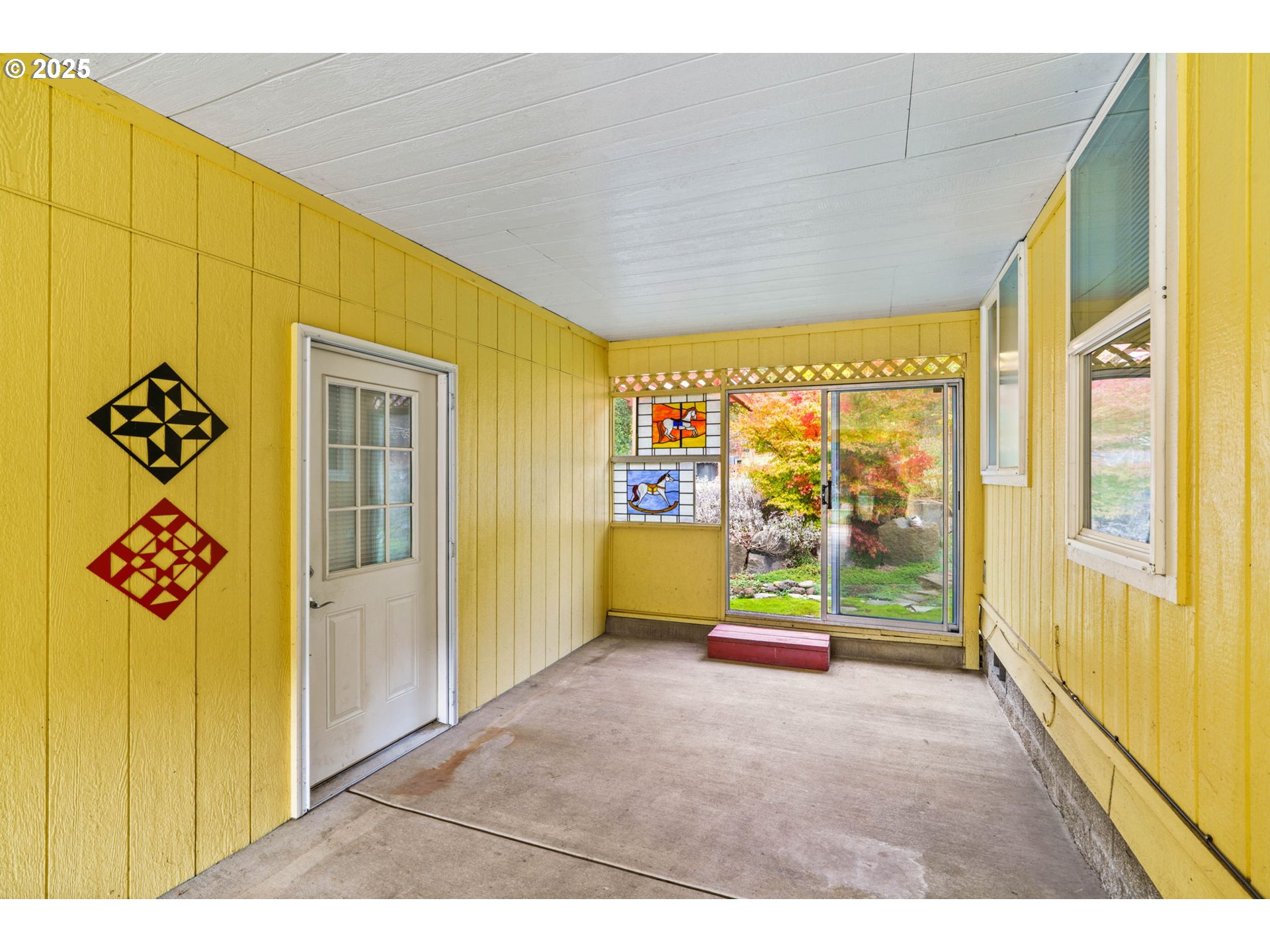 47849 West 2nd Street Oakridge, OR 97463 - Photo 28 of 45 a view of an entryway