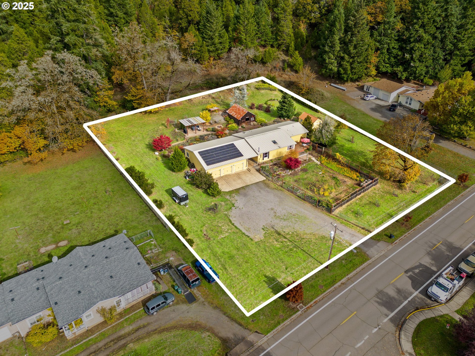 47849 West 2nd Street Oakridge, OR 97463 - Photo 42 of 45 a view of a tennis court