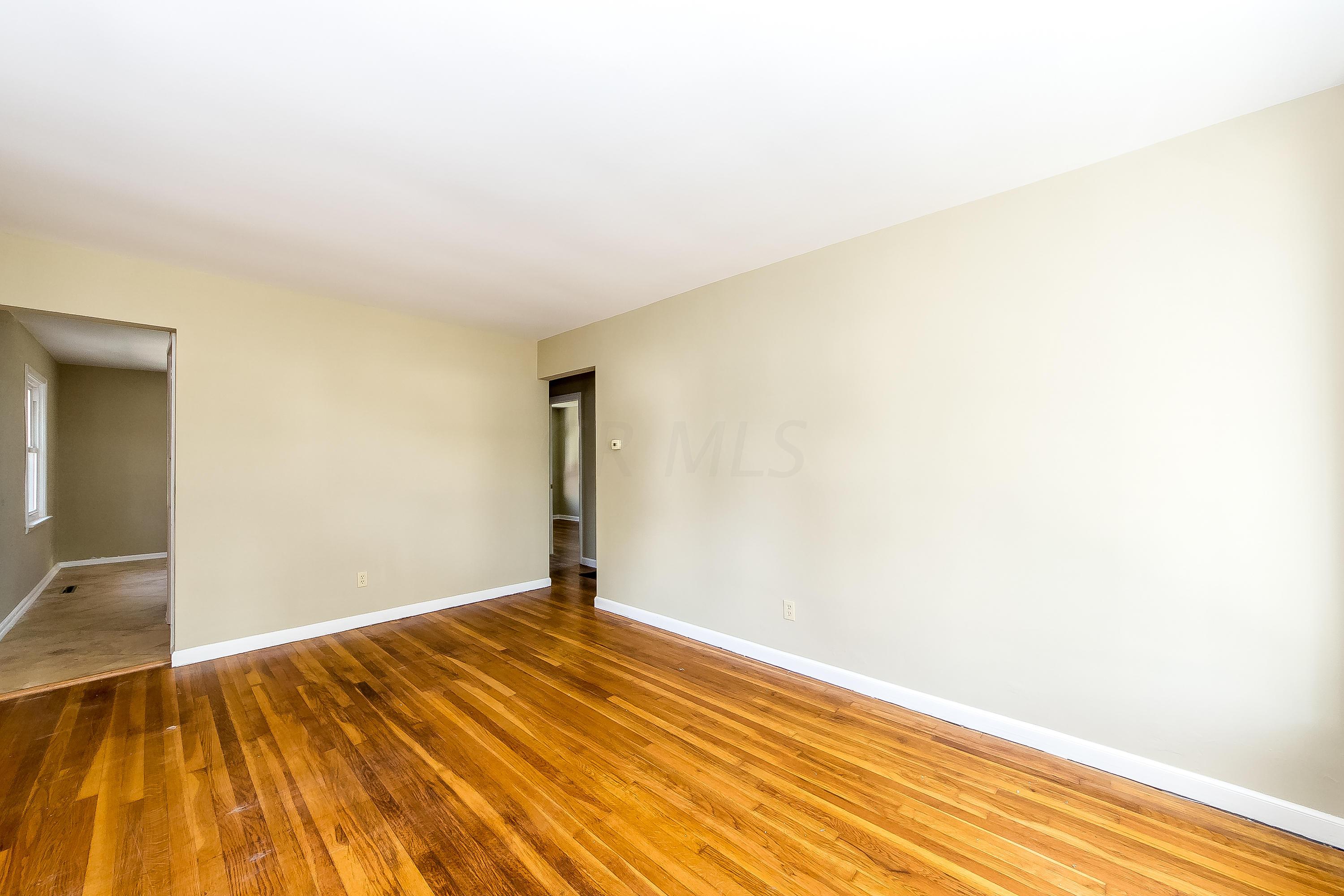 476 Chase Road Columbus, OH 43214 - Photo 4 of 27 Gallery Image 4