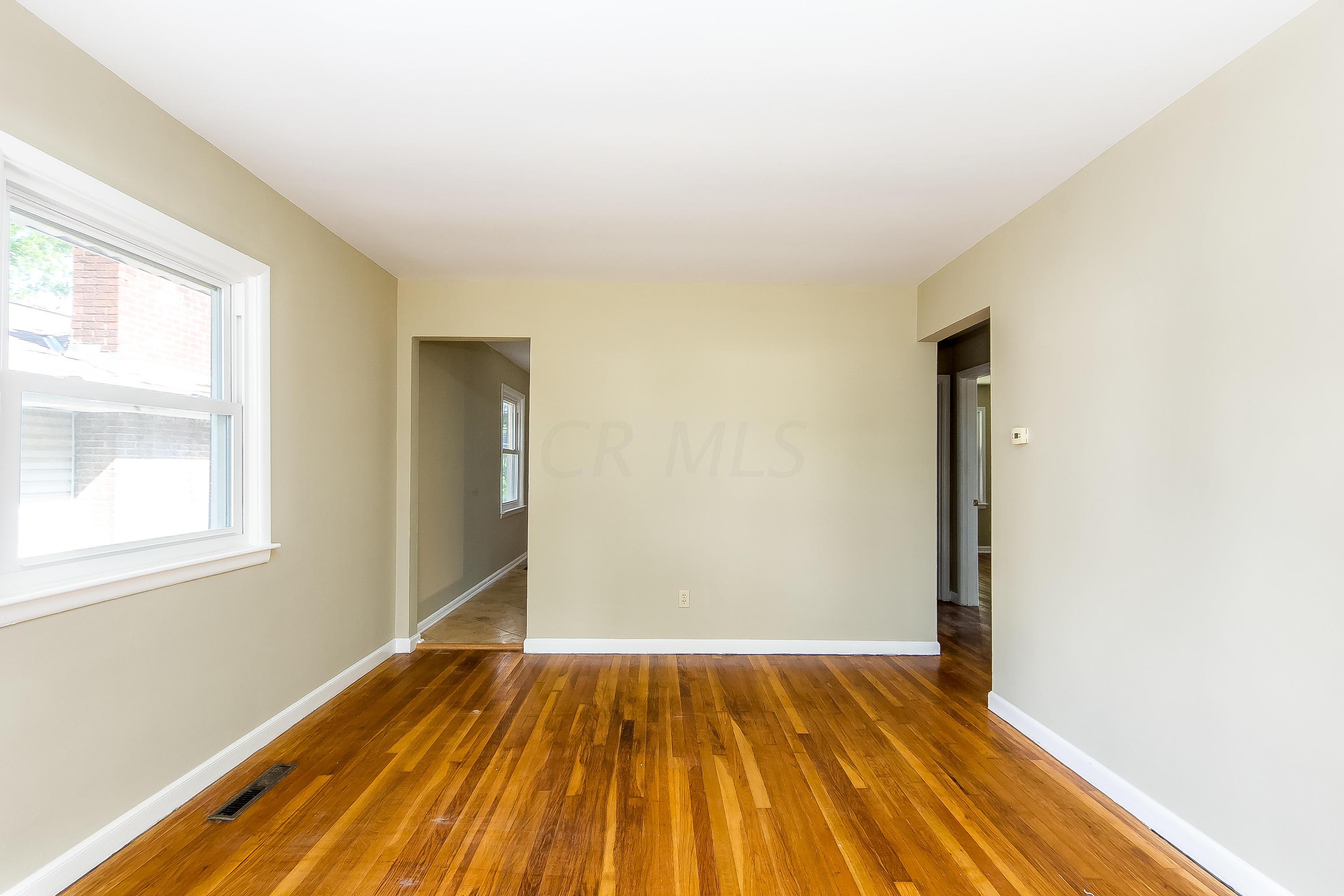 476 Chase Road Columbus, OH 43214 - Photo 5 of 27 Gallery Image 5