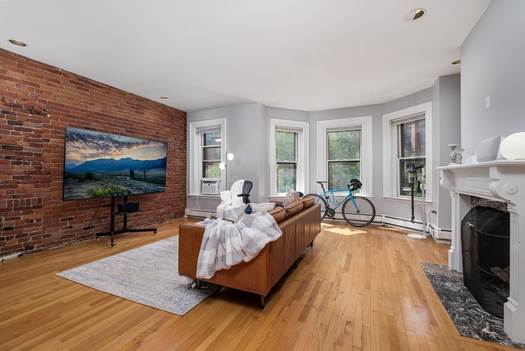 110 St Botolph Street Boston, MA 02115 - Photo 3 of 42