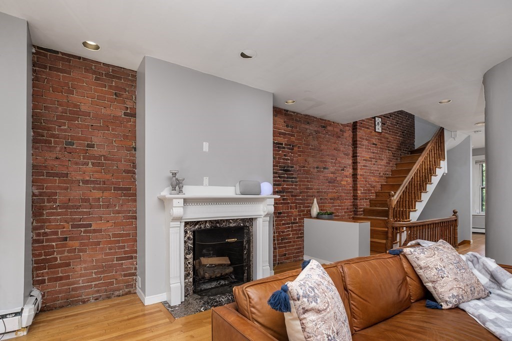 110 St Botolph Street Boston, MA 02115 - Photo 7 of 42