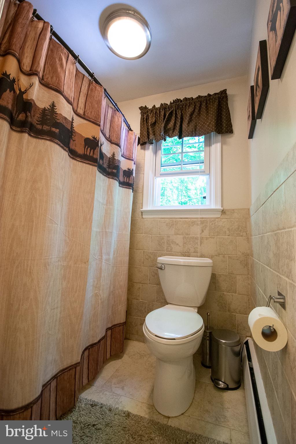 2423 Cub Hill Road Baltimore, MD 21234 - Photo 15 of 26 Upper Level Full Bath