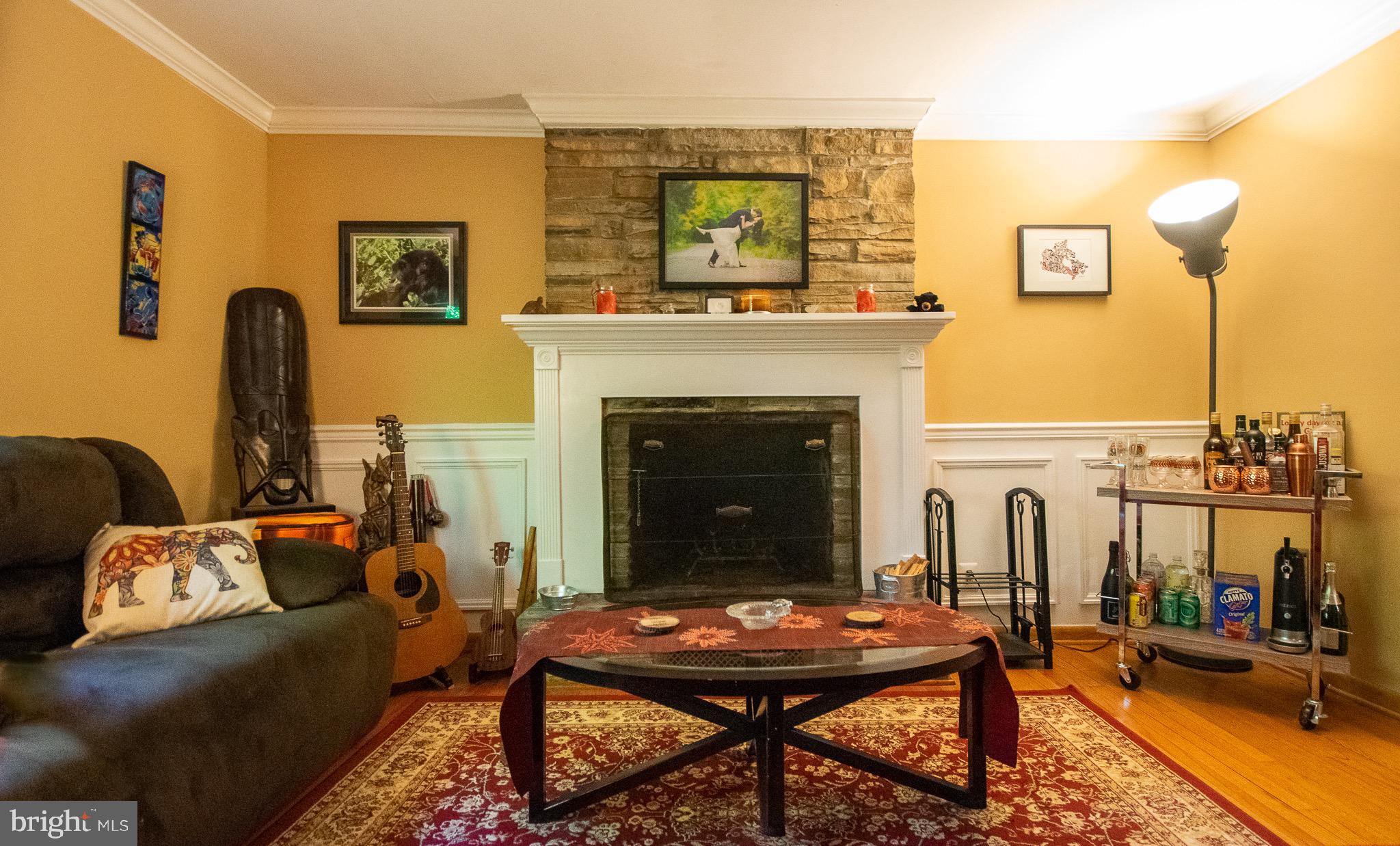 2423 Cub Hill Road Baltimore, MD 21234 - Photo 8 of 26 Main Level Living Room