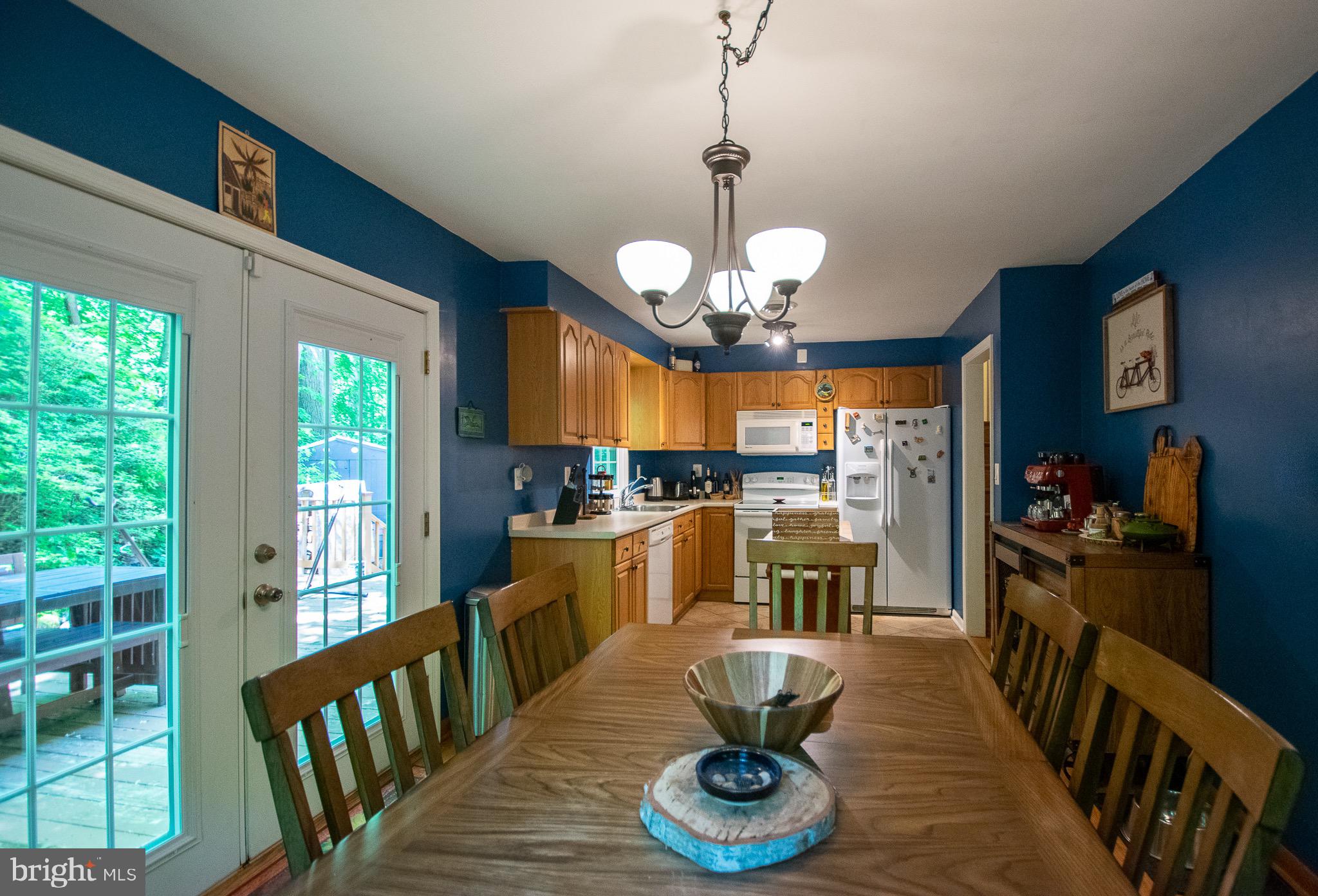 2423 Cub Hill Road Baltimore, MD 21234 - Photo 9 of 26 Dining Room/Kitchen