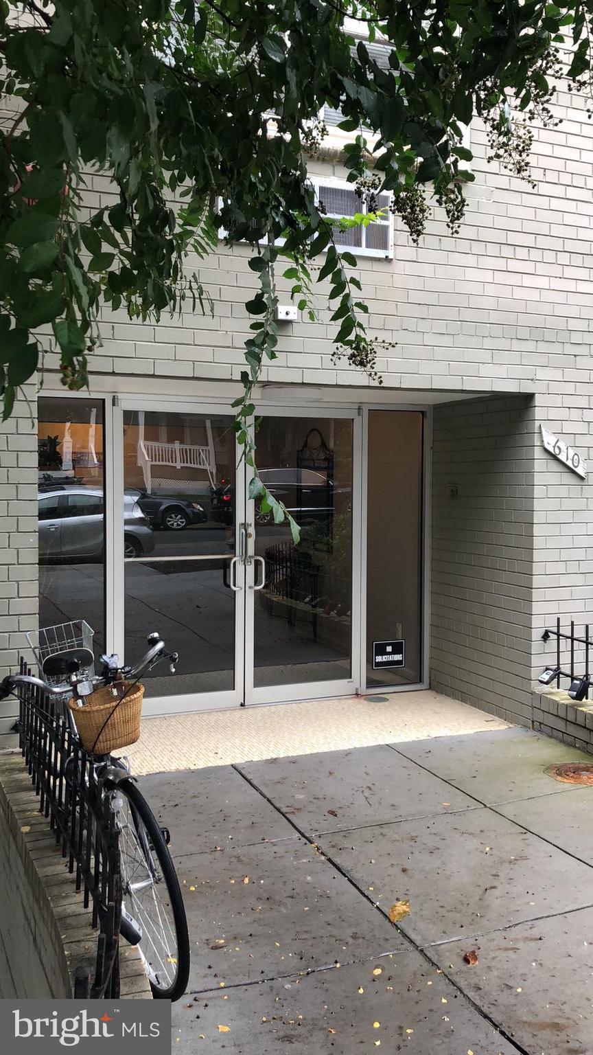 610 Longfellow Street Northwest, Unit 404 Washington, DC 20011 - Photo 2 of 17