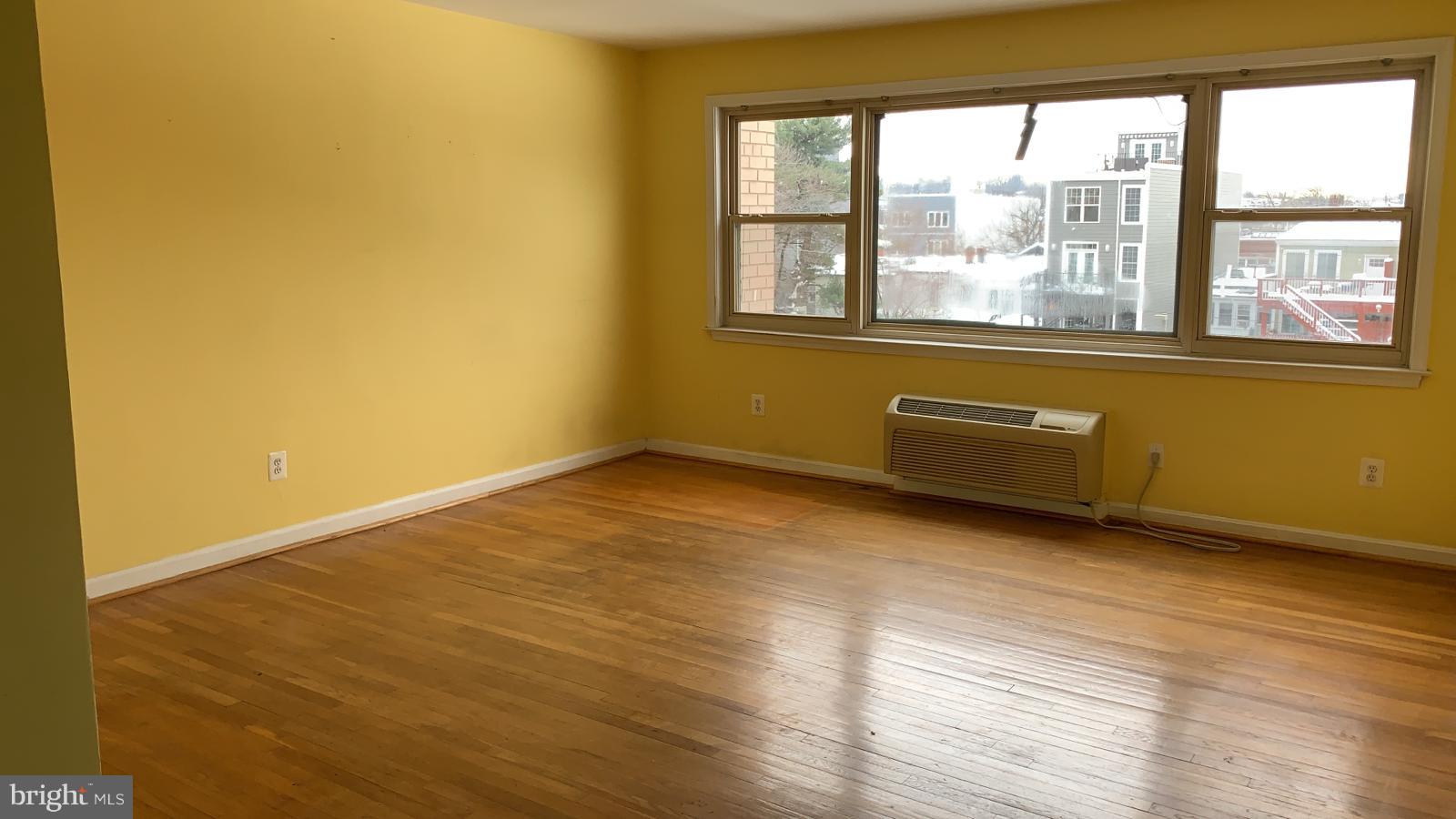 610 Longfellow Street Northwest, Unit 404 Washington, DC 20011 - Photo 4 of 17