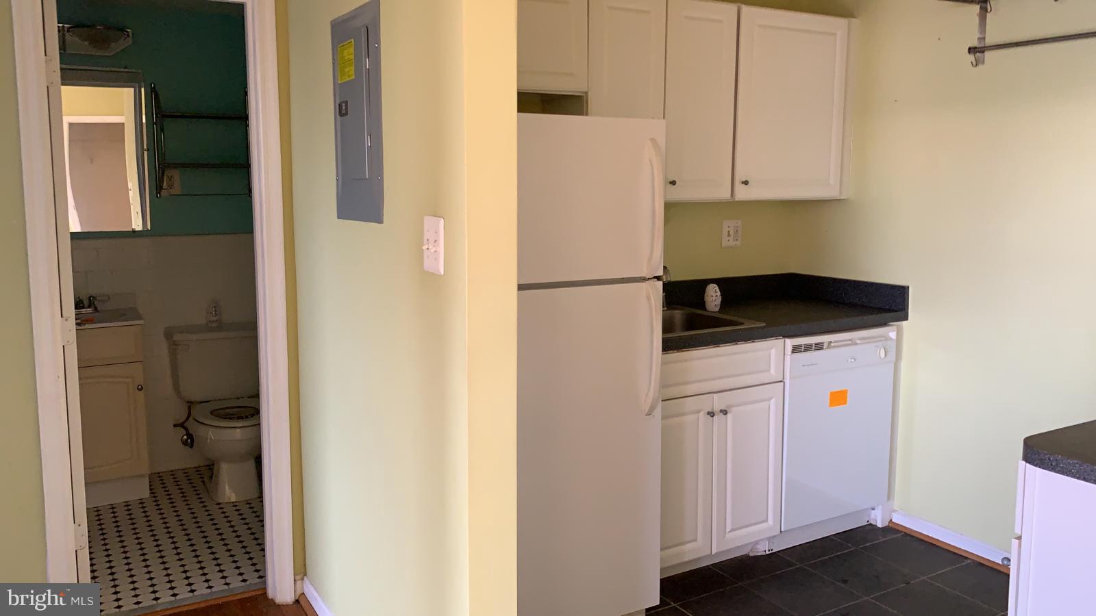 610 Longfellow Street Northwest, Unit 404 Washington, DC 20011 - Photo 10 of 17