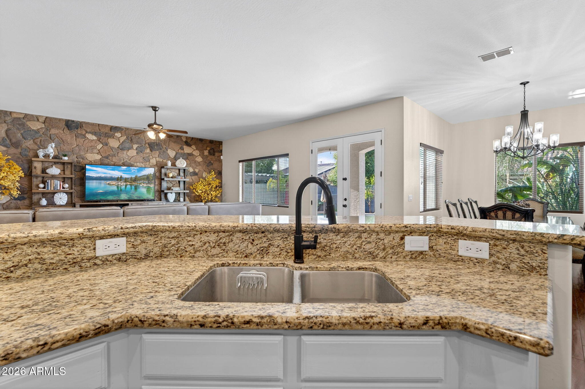 21288 East Russet Road Queen Creek, AZ 85142 - Photo 14 of 53 16-web-or-mls-050E Russet Rd