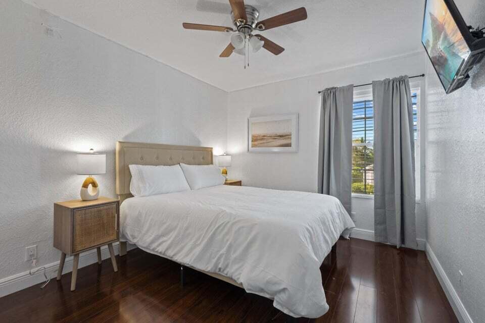 1050 Aviary Road Wellington, FL 33414 - Photo 15 of 21 A Bedroom 1